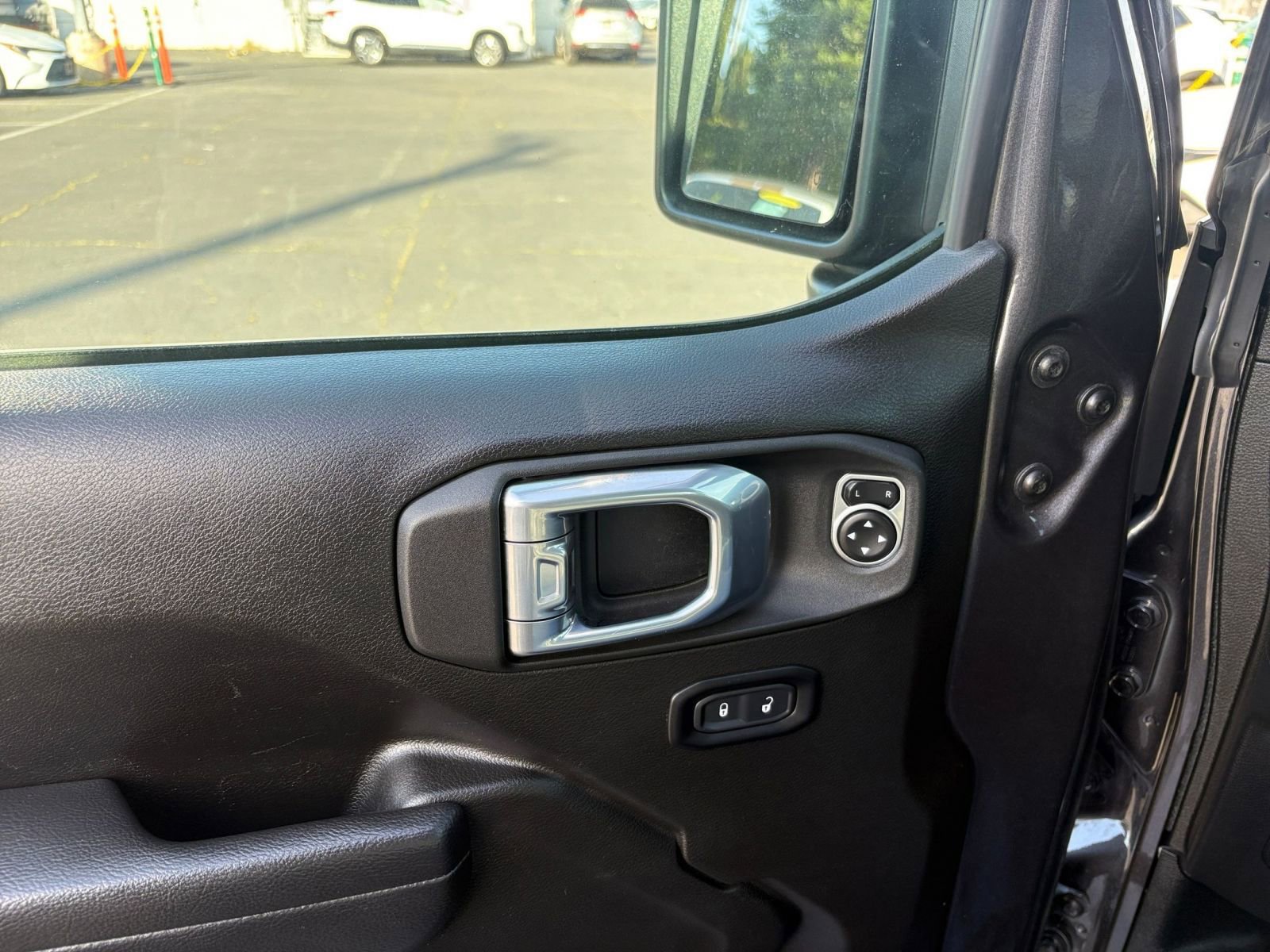 Thumbnail: 2025 Jeep Wrangler - 18