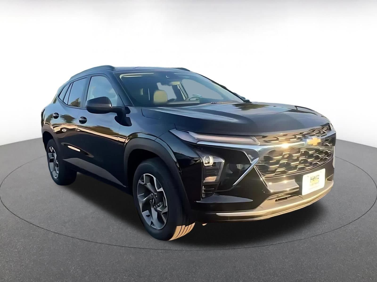 Thumbnail: 2025 Chevrolet Trax - 2