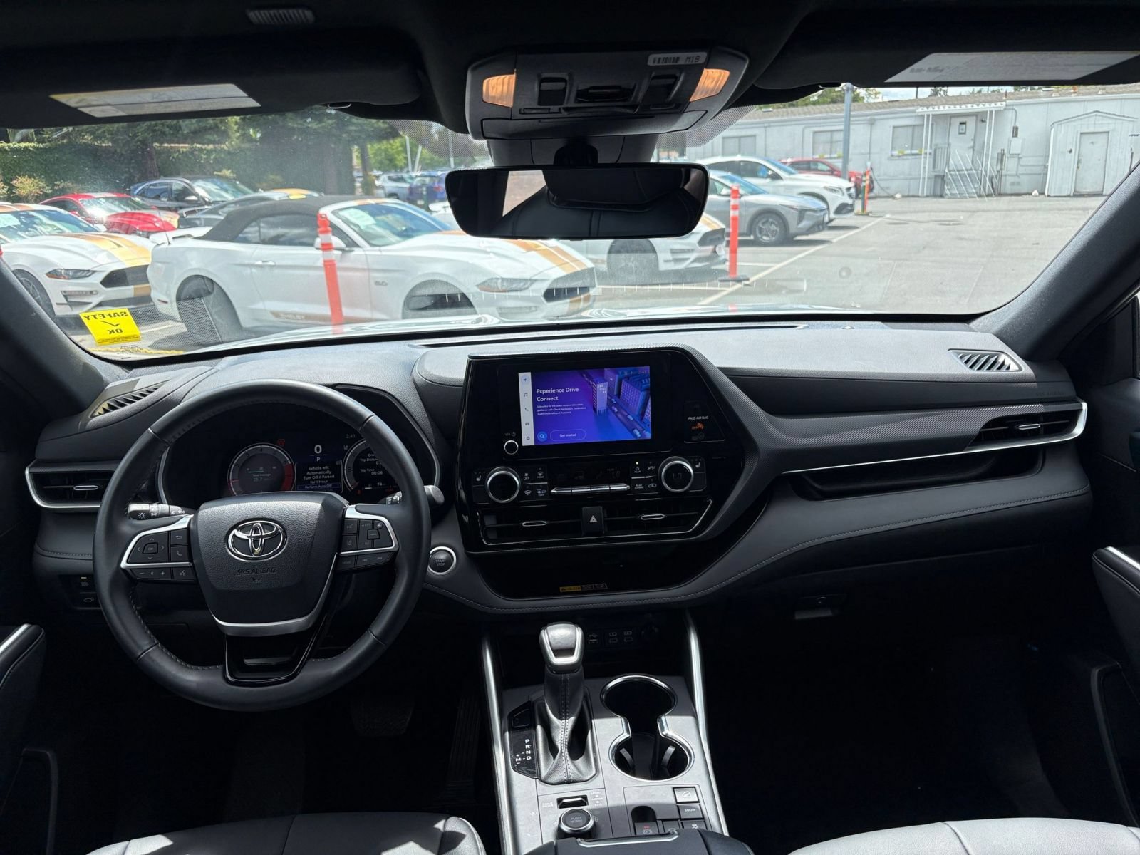Thumbnail: 2025 Toyota Highlander - 35