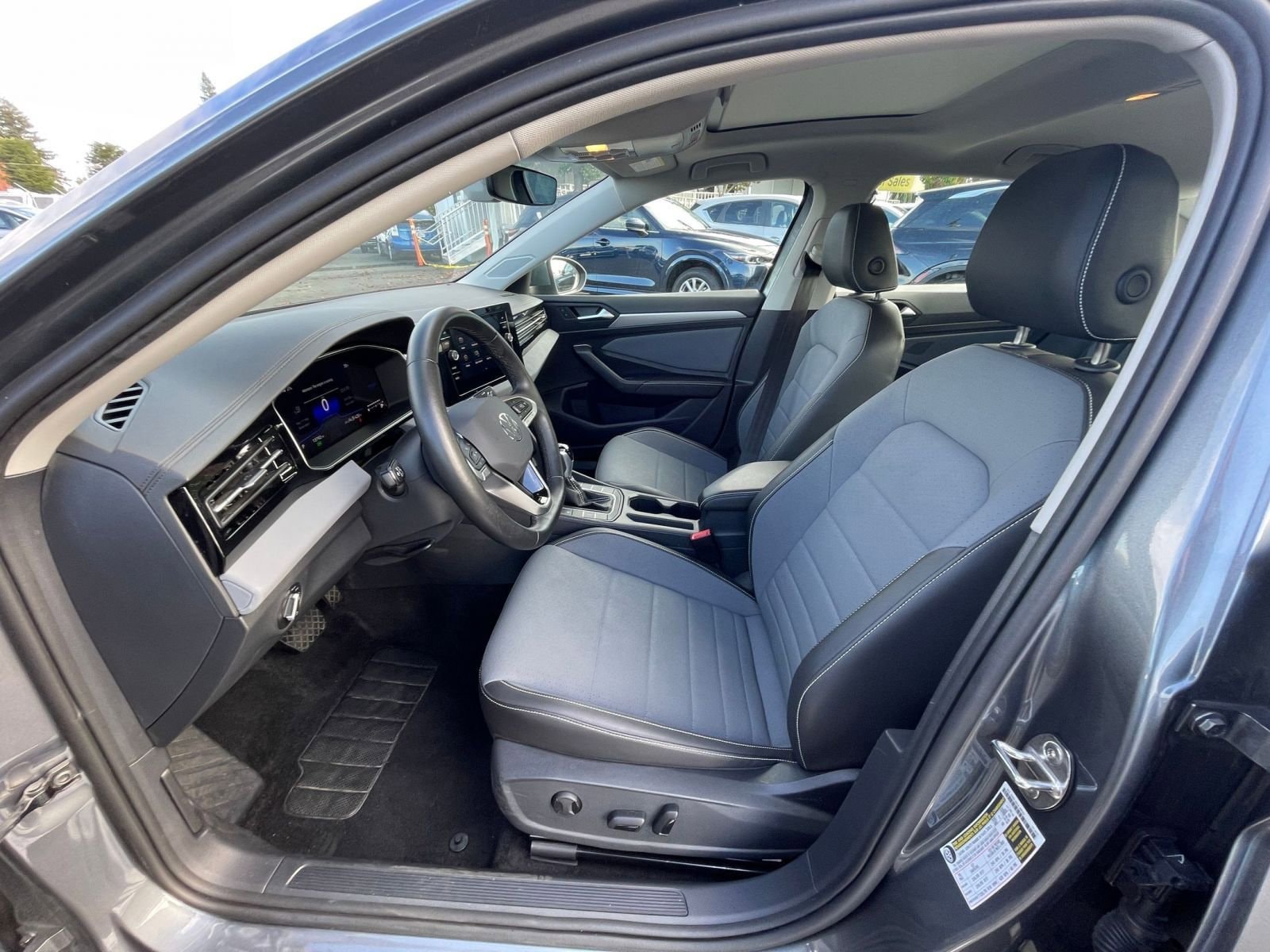 Thumbnail: 2025 Volkswagen Jetta - 21