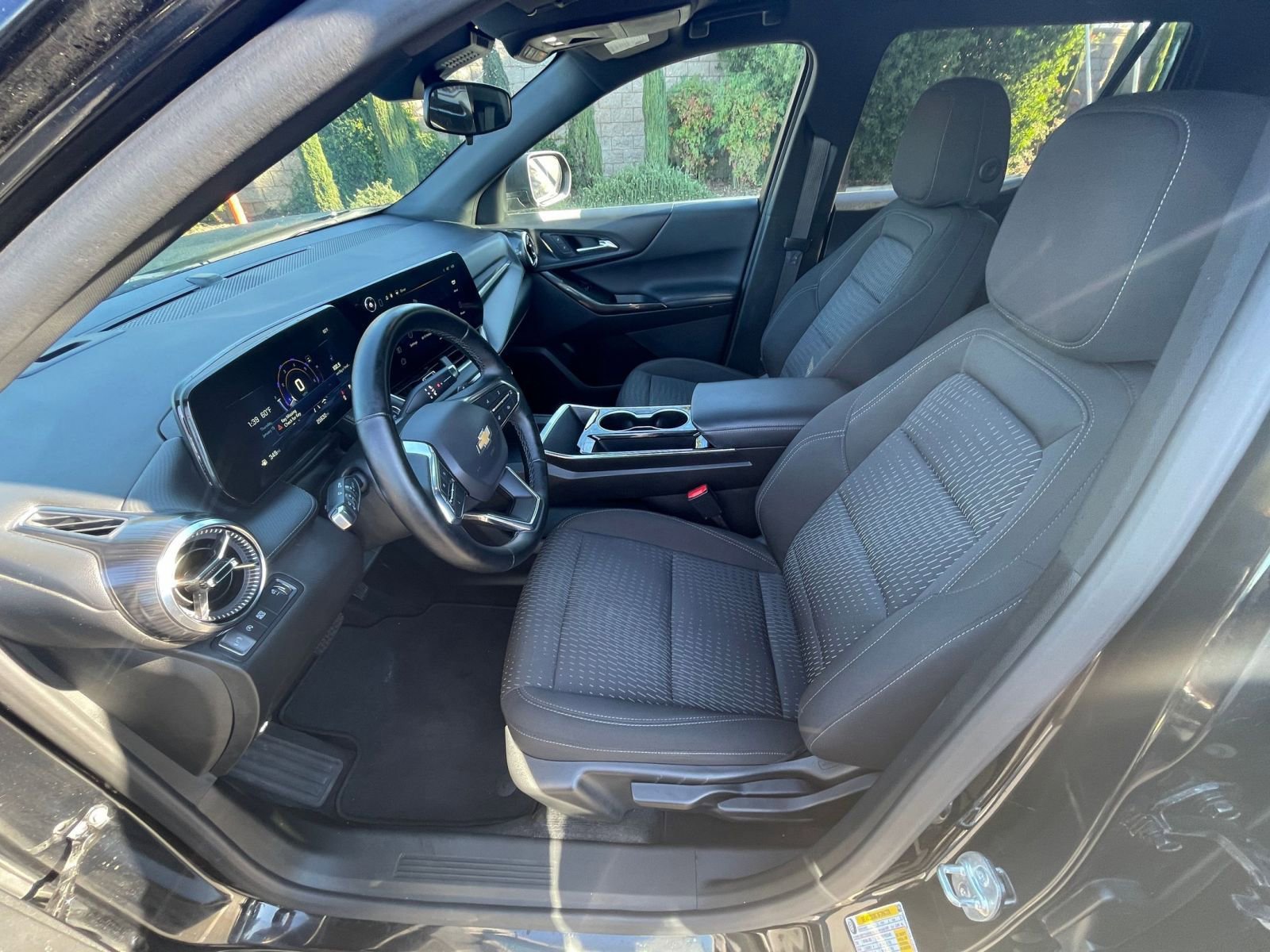 Thumbnail: 2025 Chevrolet Equinox - 25