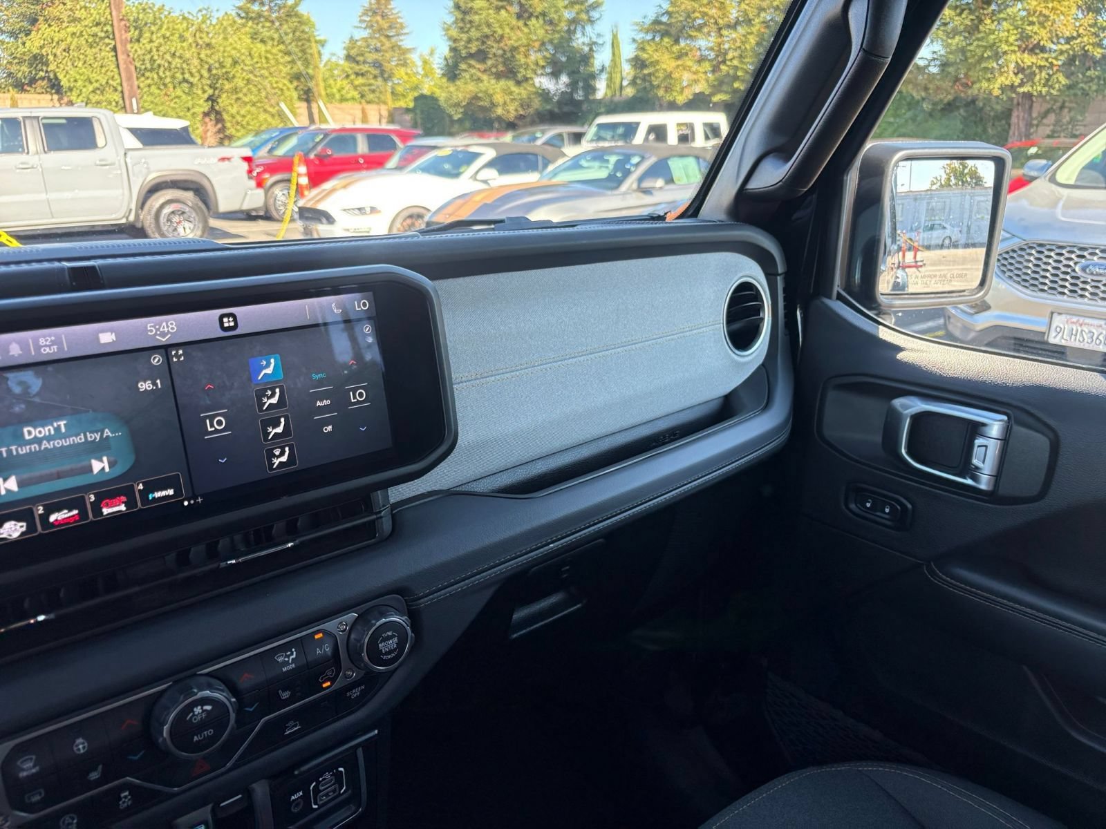 Thumbnail: 2025 Jeep Wrangler - 35