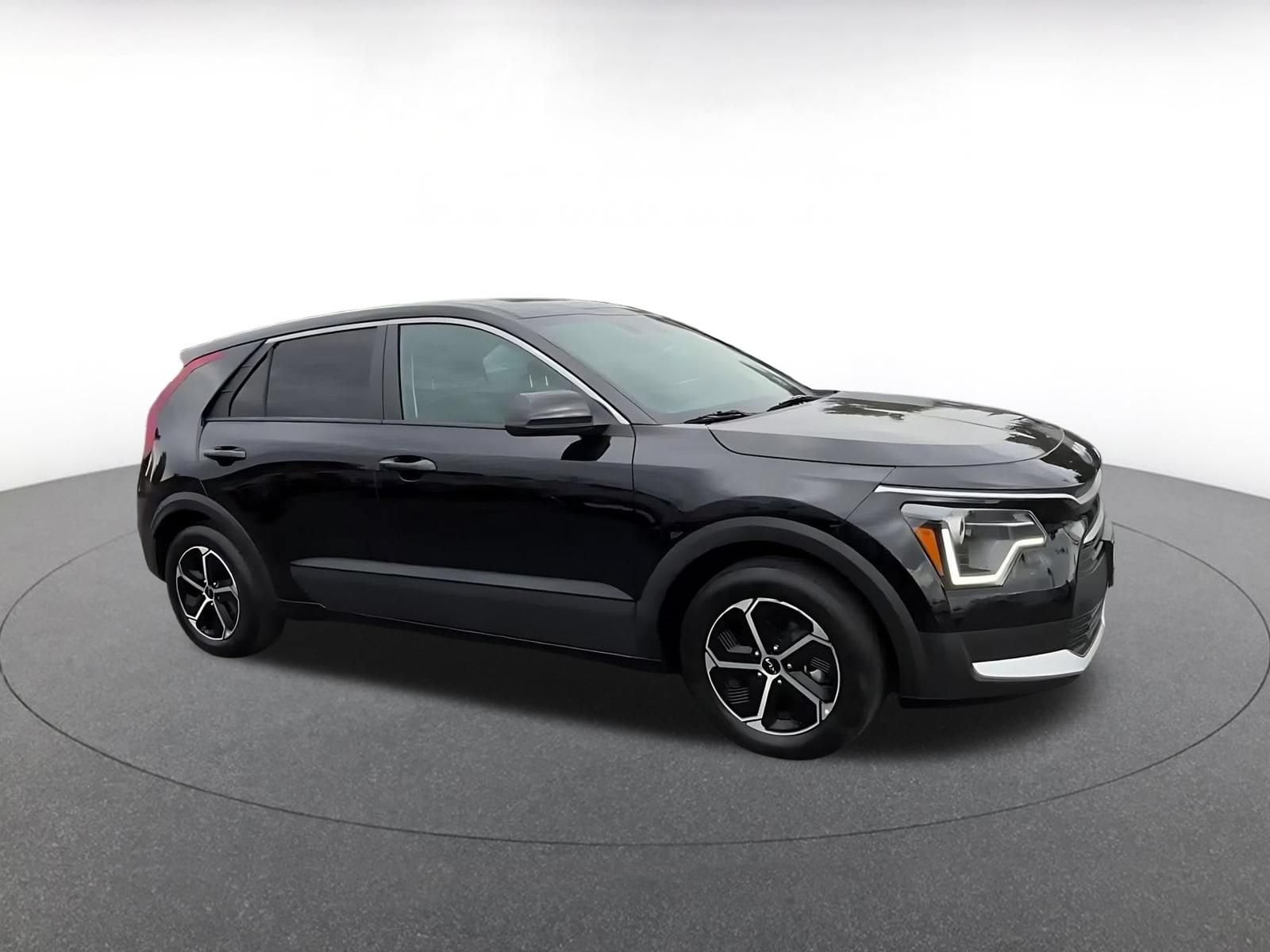 Thumbnail: 2026 Kia Niro - 2