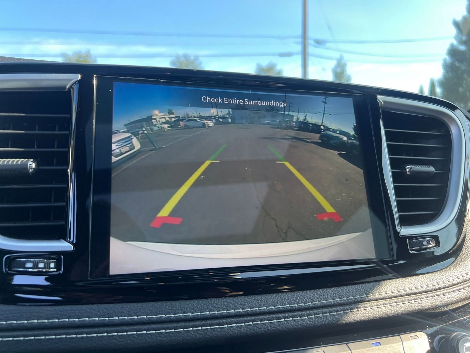 Thumbnail: 2025 Chrysler Pacifica - 21