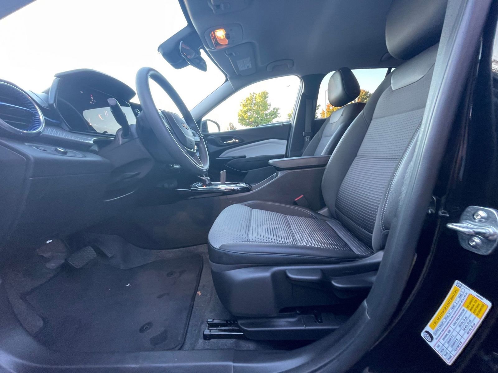 Thumbnail: 2025 Chevrolet Trax - 21