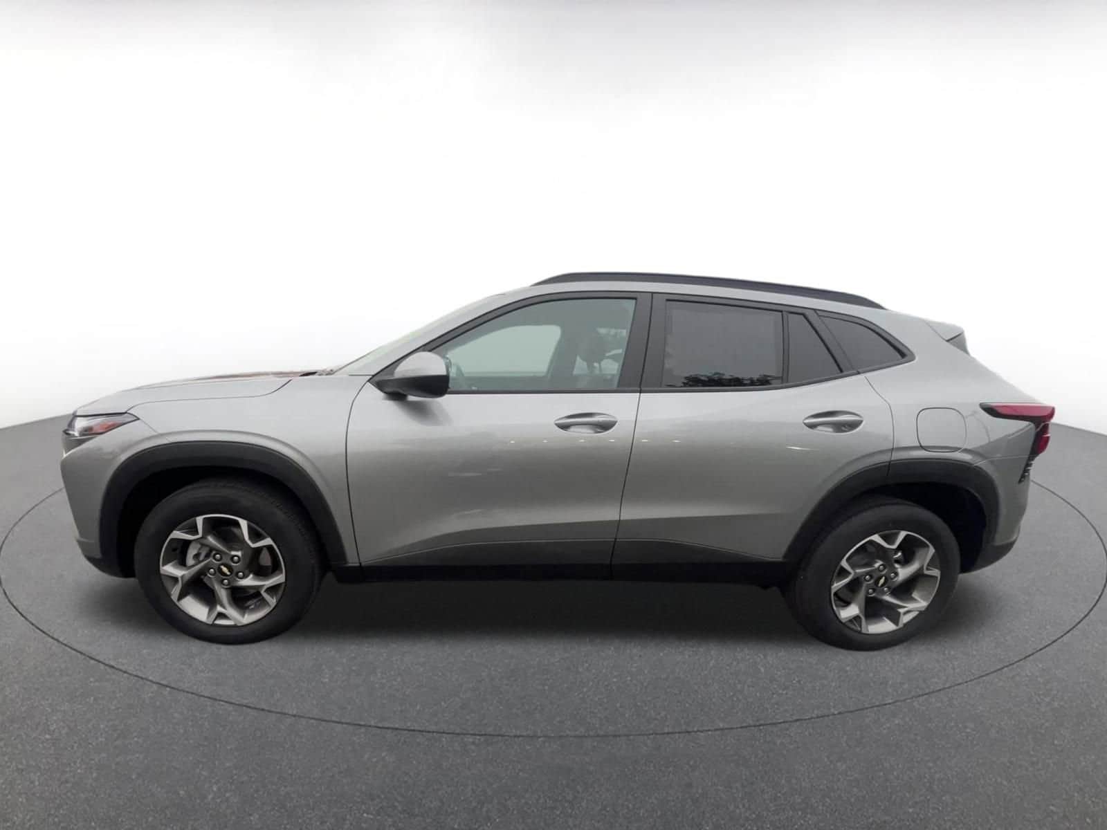 Thumbnail: 2025 Chevrolet Trax - 9