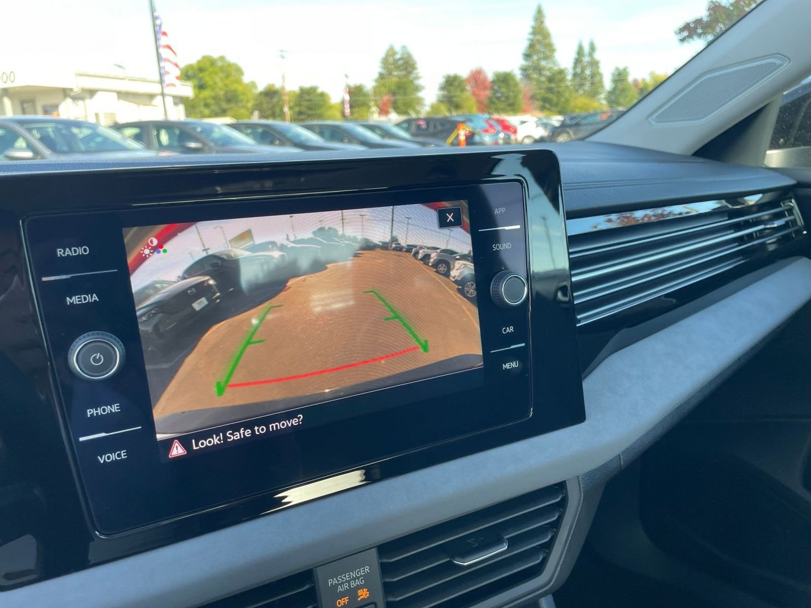 Thumbnail: 2025 Volkswagen Jetta - 17