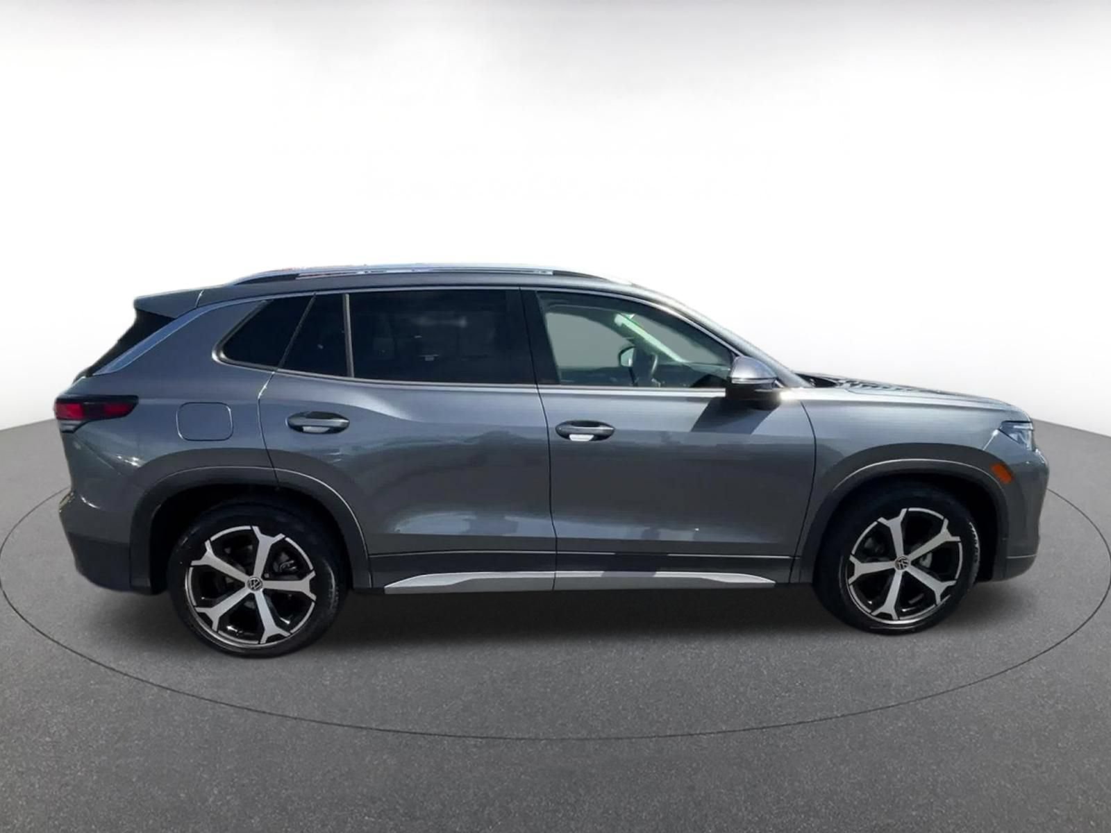 Thumbnail: 2026 Volkswagen Tiguan - 13