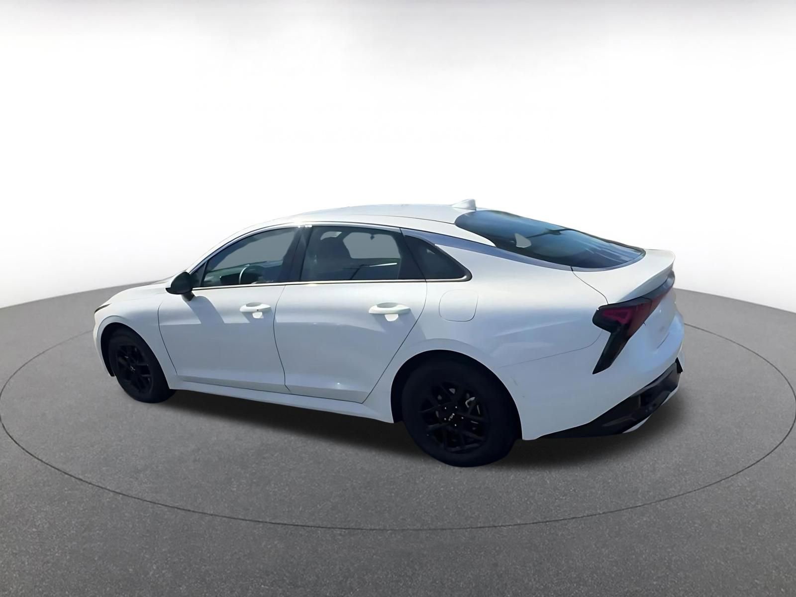 Thumbnail: 2025 Kia K5 - 10