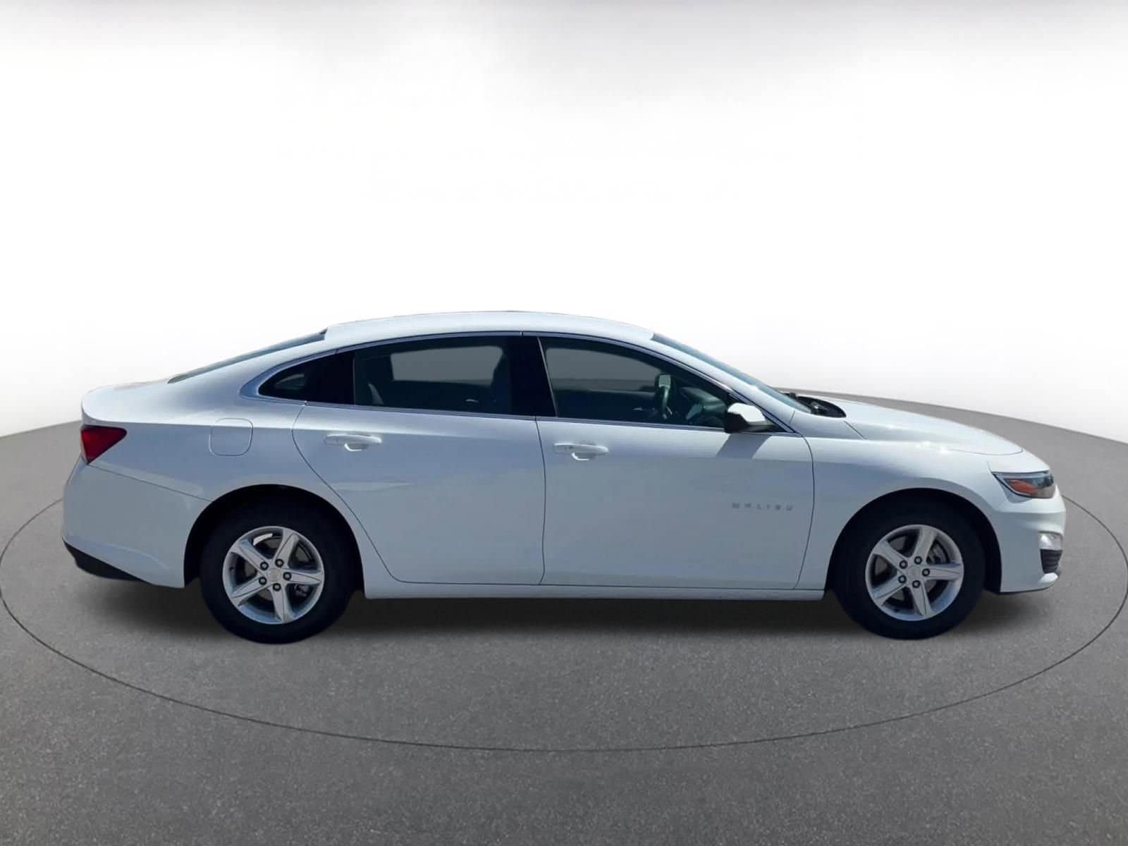 Thumbnail: 2024 Chevrolet Malibu - 16