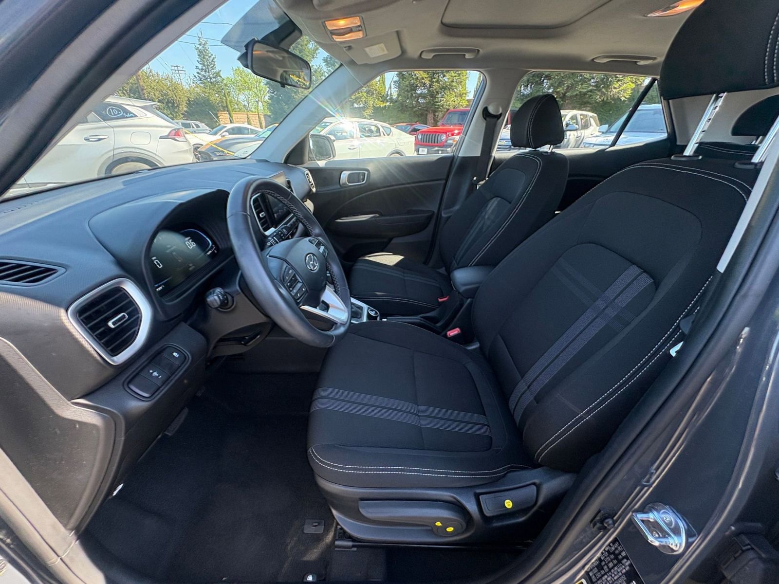 Thumbnail: 2025 Hyundai Venue - 25