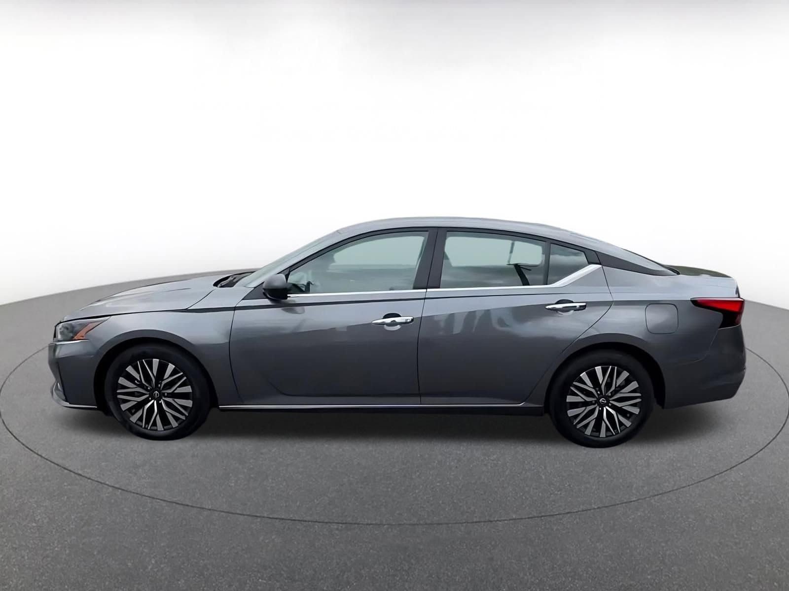 Thumbnail: 2025 Nissan Altima - 9