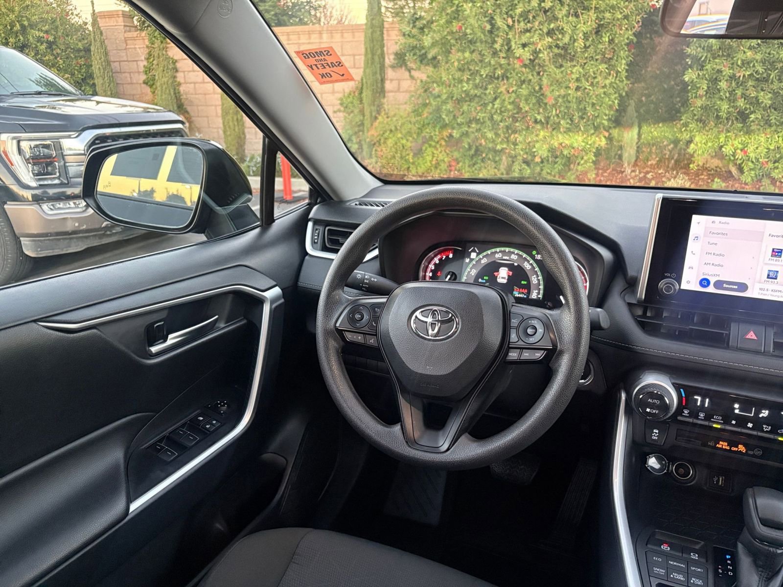 Thumbnail: 2025 Toyota RAV4 - 35