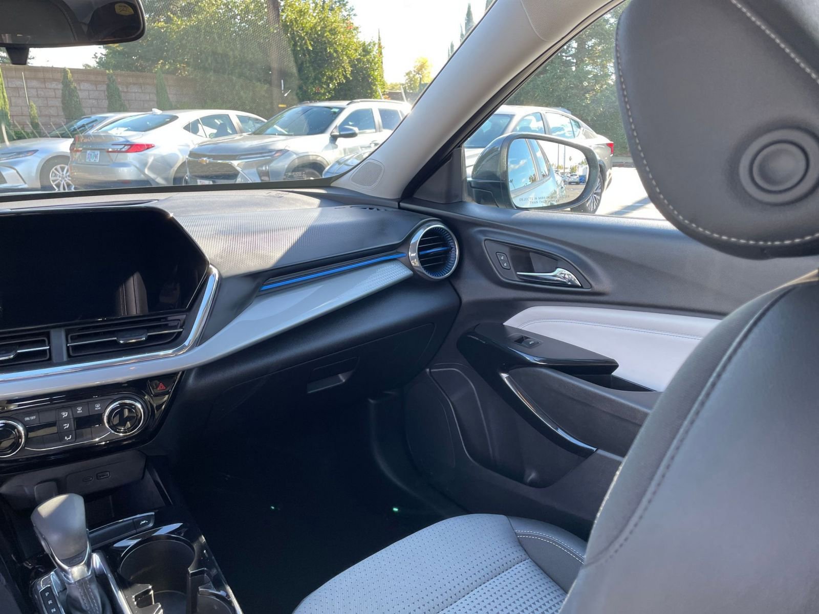 Thumbnail: 2025 Chevrolet Trax - 29