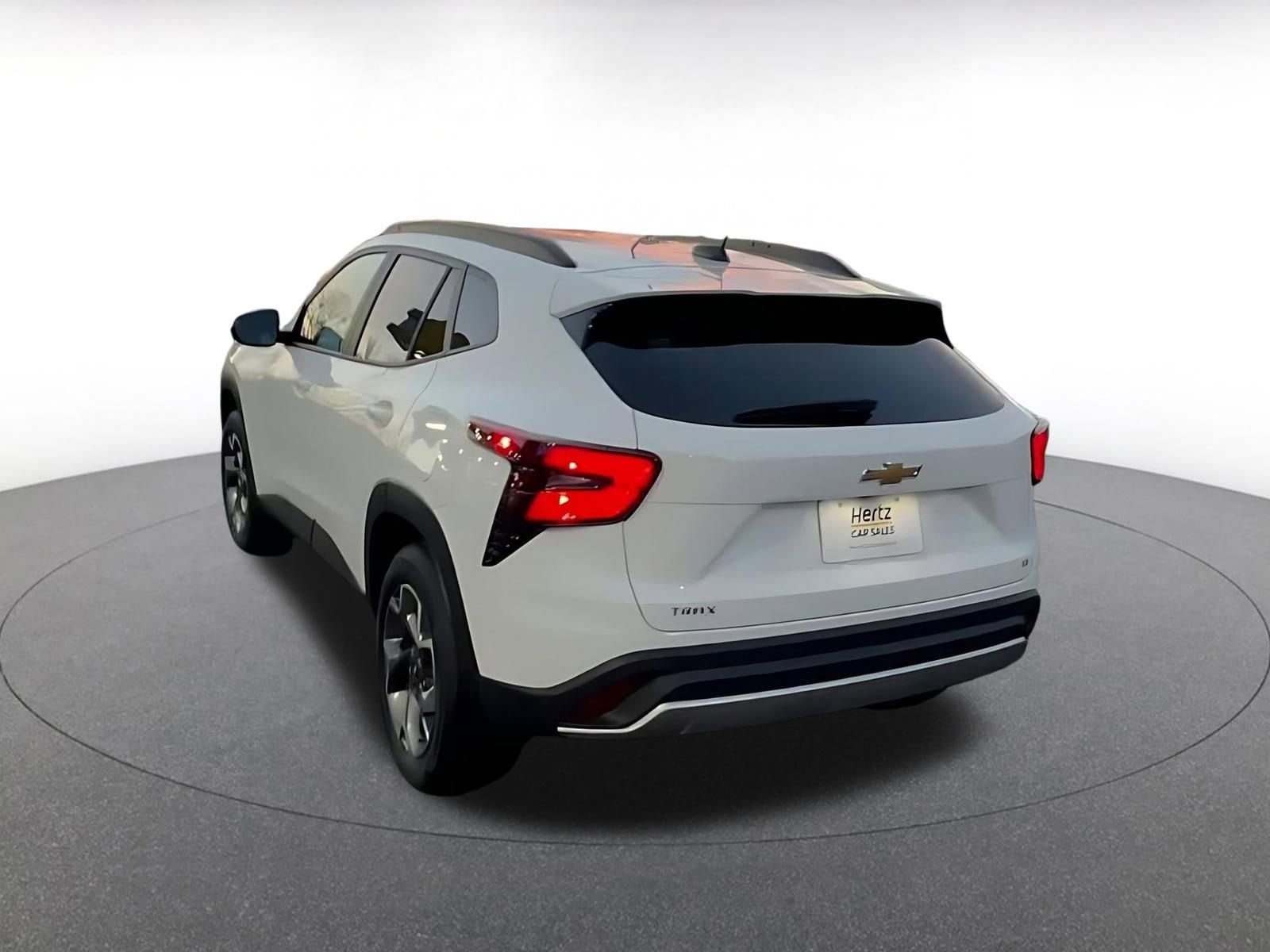 Thumbnail: 2025 Chevrolet Trax - 11