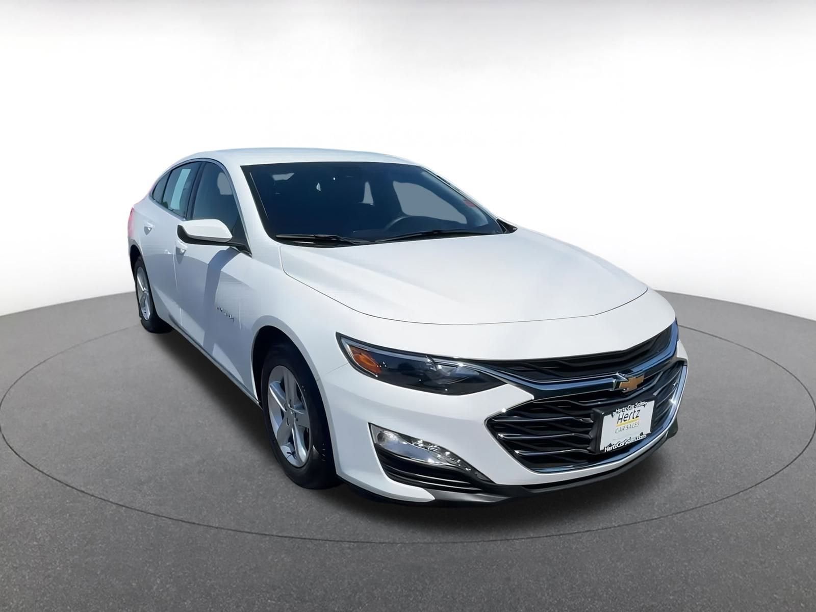 Thumbnail: 2024 Chevrolet Malibu - 3