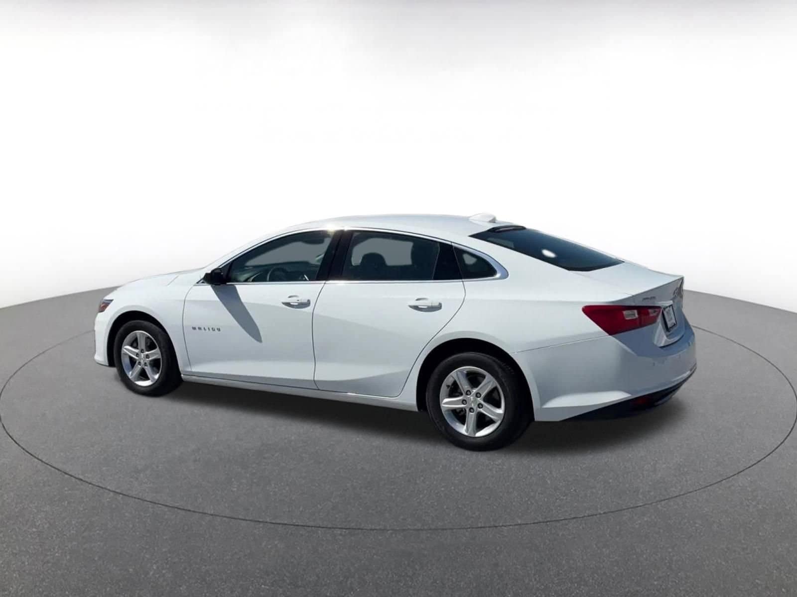 Thumbnail: 2024 Chevrolet Malibu - 10