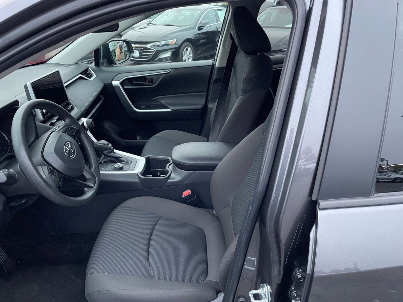 Thumbnail: 2025 Toyota RAV4 - 21