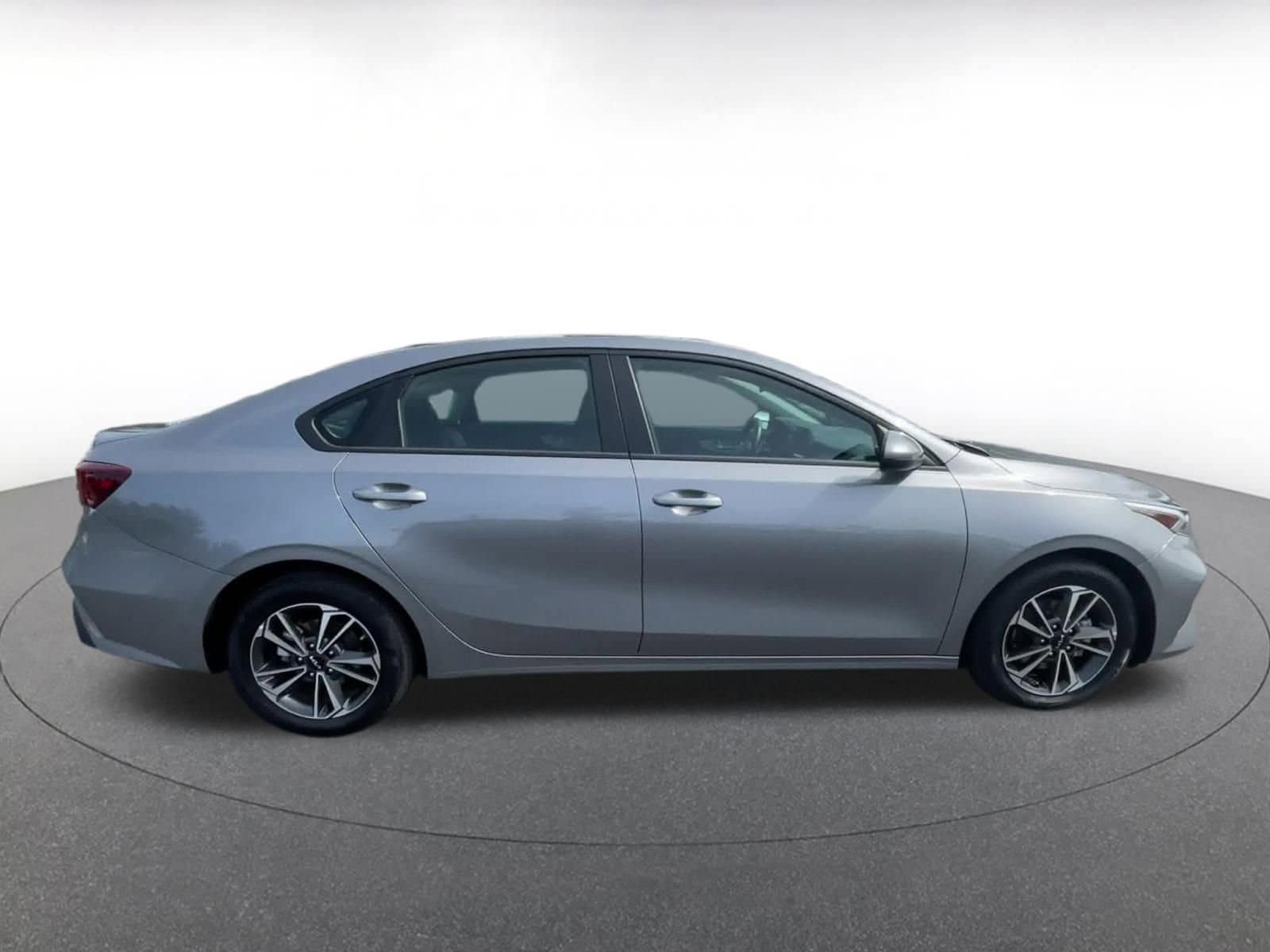 2024 Kia Forte LXS 16