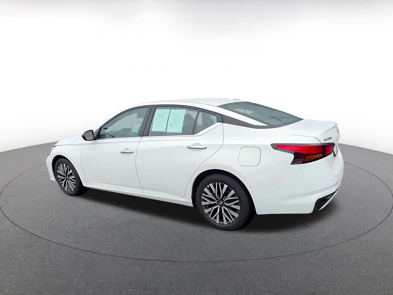 Thumbnail: 2025 Nissan Altima - 10