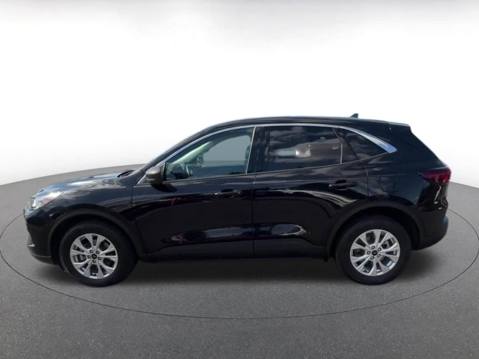 Thumbnail: 2023 Ford Escape - 9