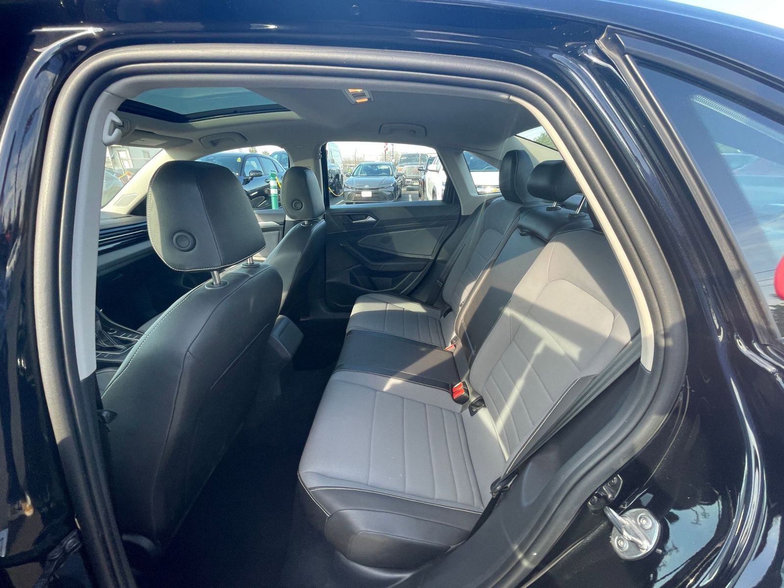 Thumbnail: 2025 Volkswagen Jetta - 21