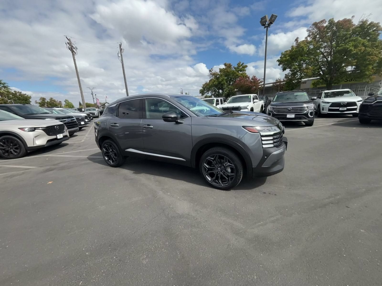 Thumbnail: 2026 Nissan Kicks - 2