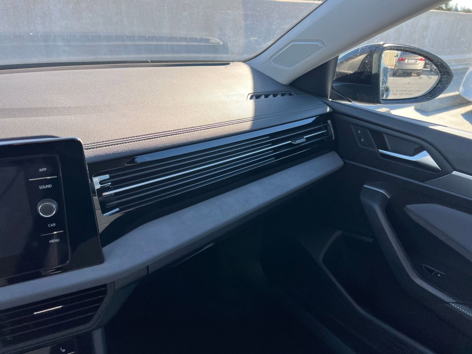 Thumbnail: 2025 Volkswagen Jetta - 34