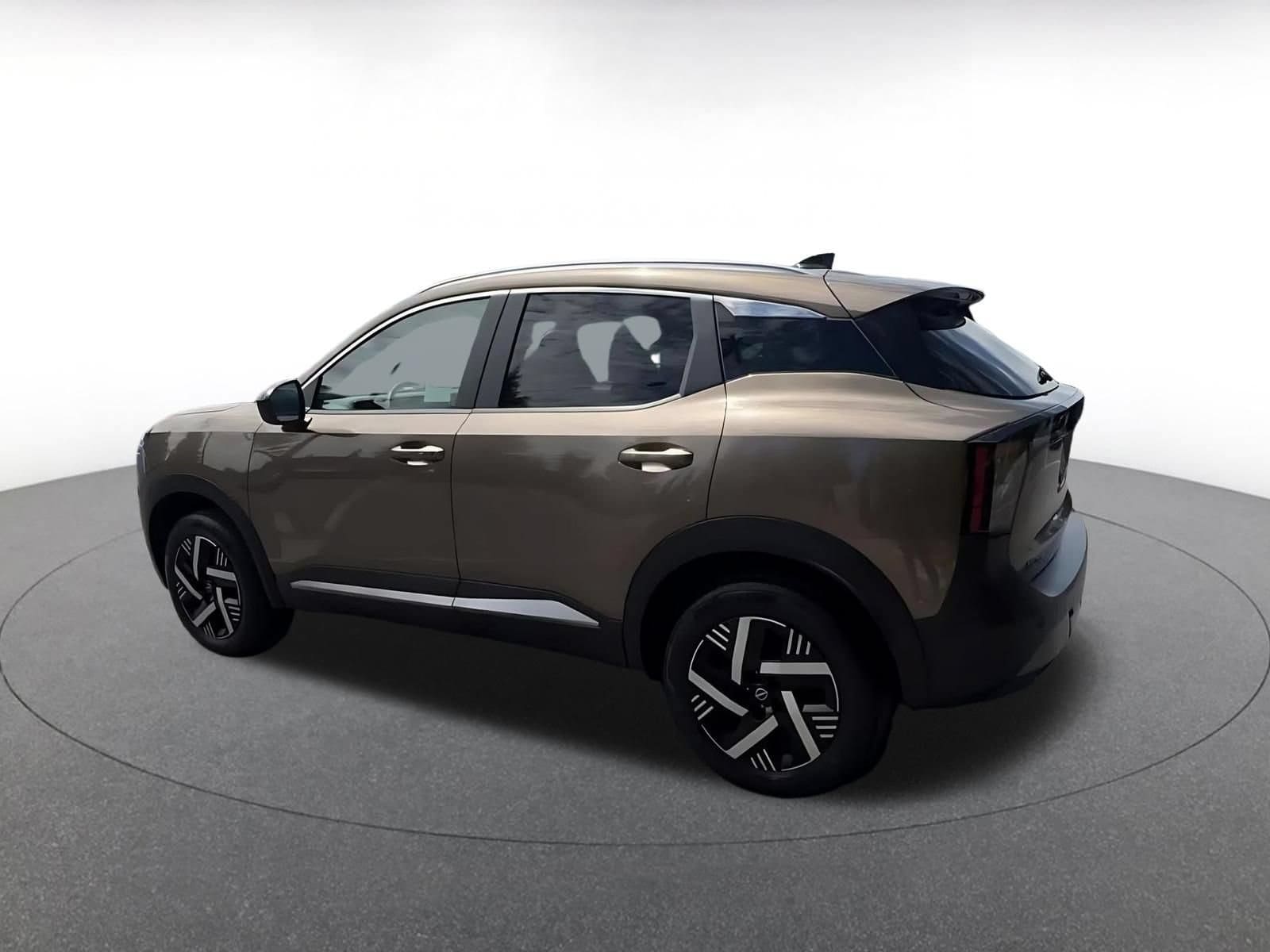 Thumbnail: 2026 Nissan Kicks - 10