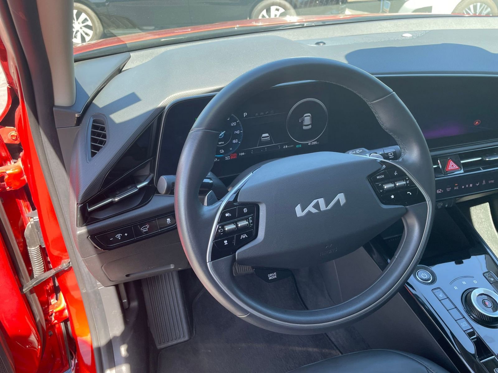 Thumbnail: 2023 Kia Niro - 30