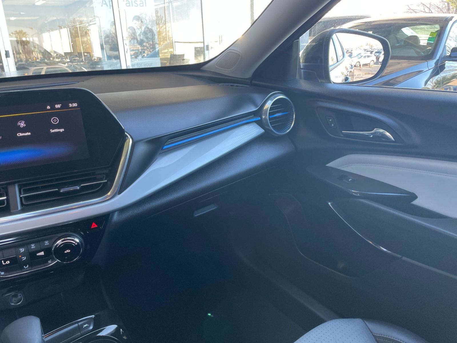 Thumbnail: 2025 Chevrolet Trax - 33