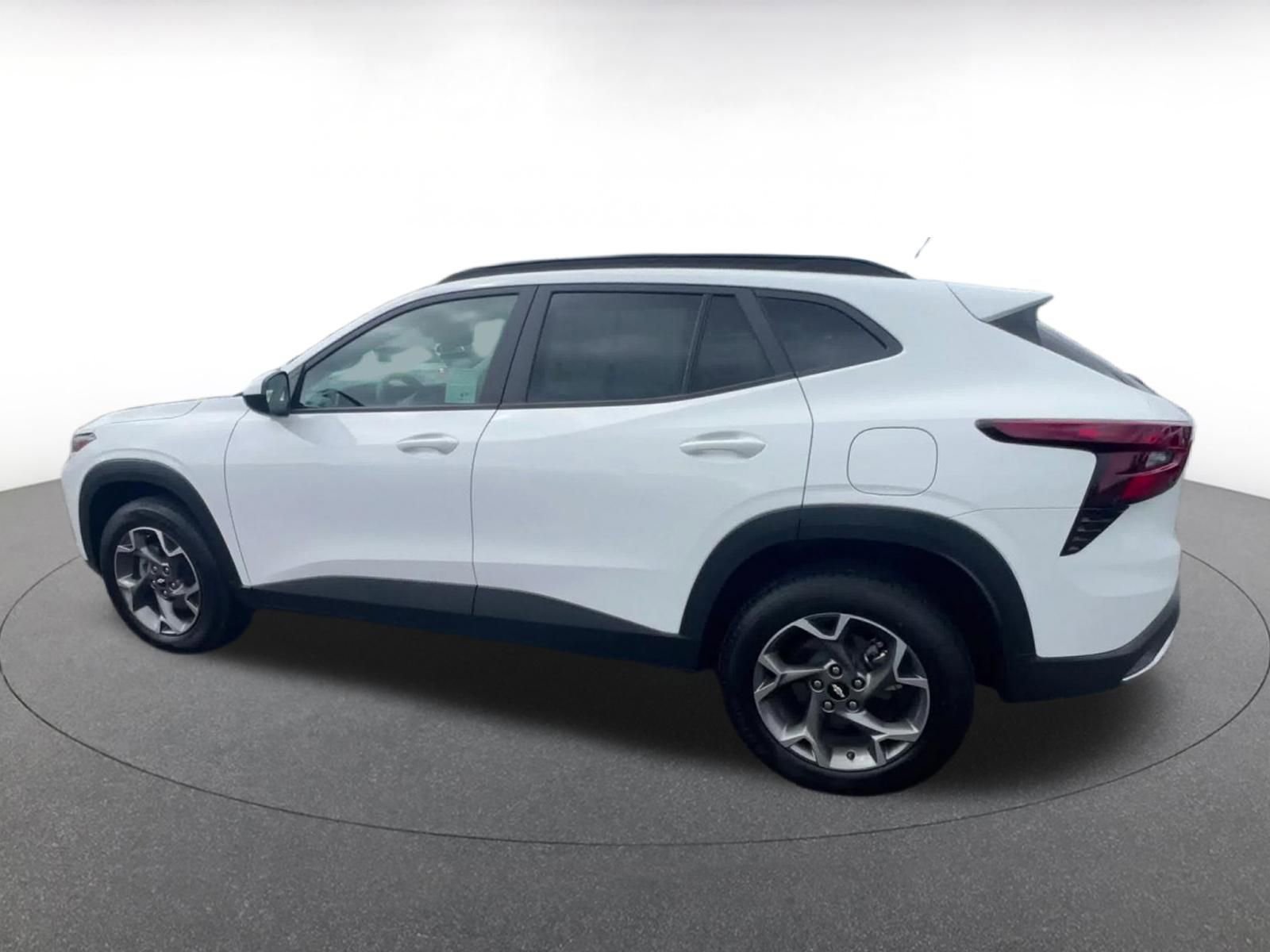 Thumbnail: 2025 Chevrolet Trax - 10