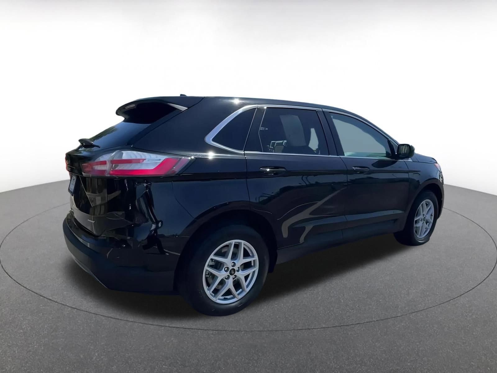 Thumbnail: 2024 Ford Edge - 15
