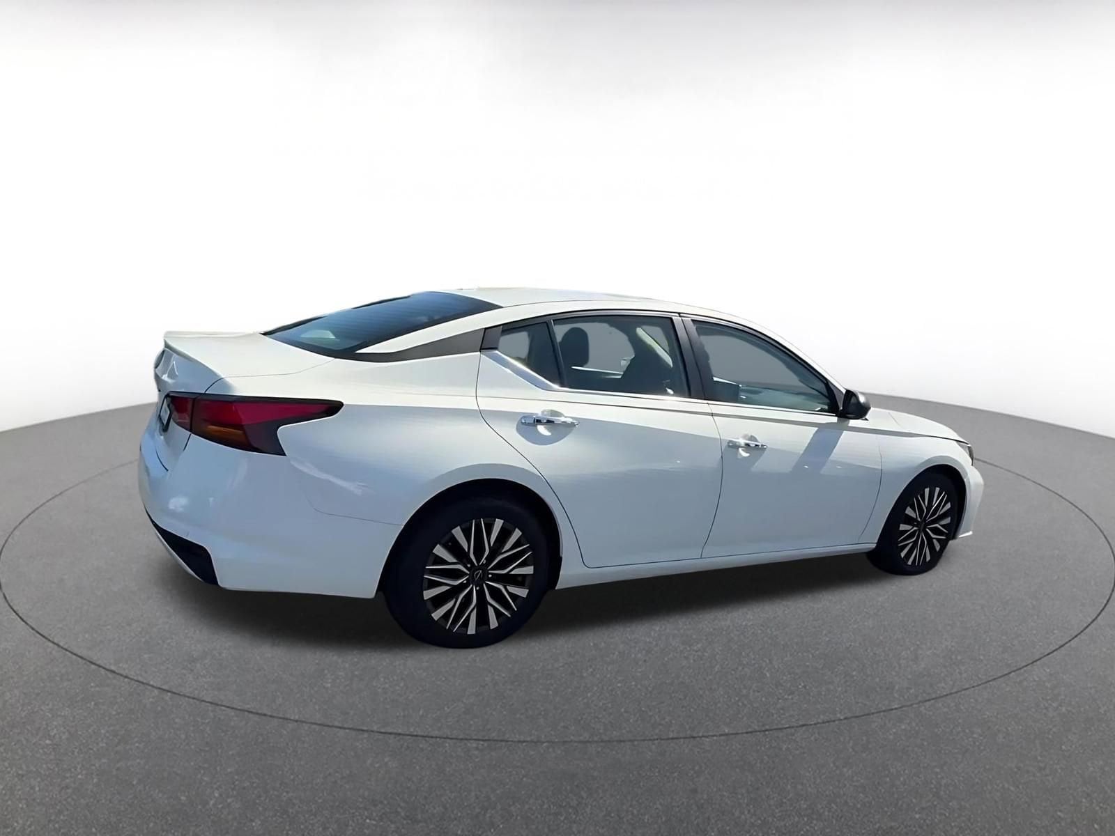 Thumbnail: 2025 Nissan Altima - 15
