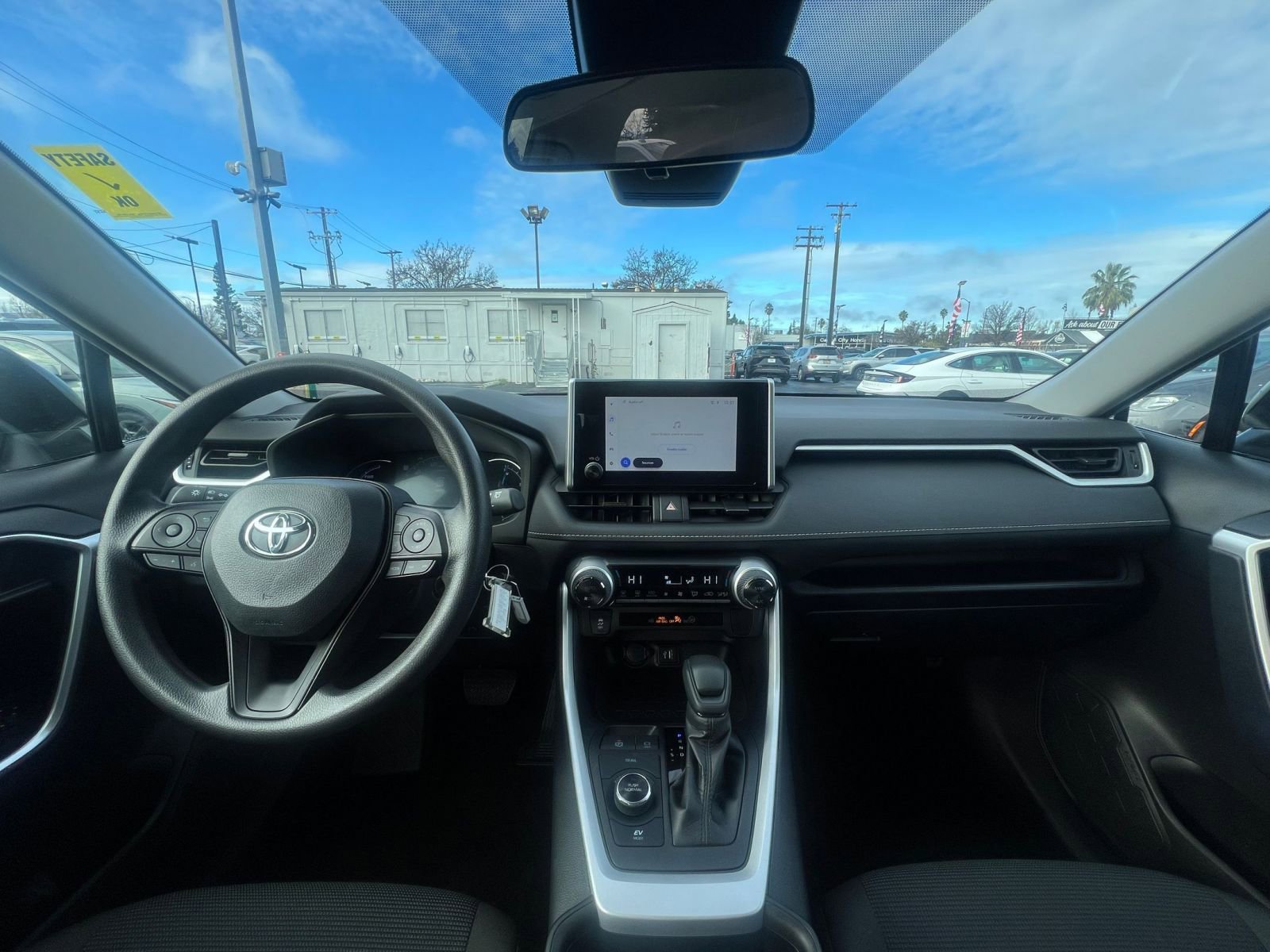 Thumbnail: 2025 Toyota RAV4 - 33