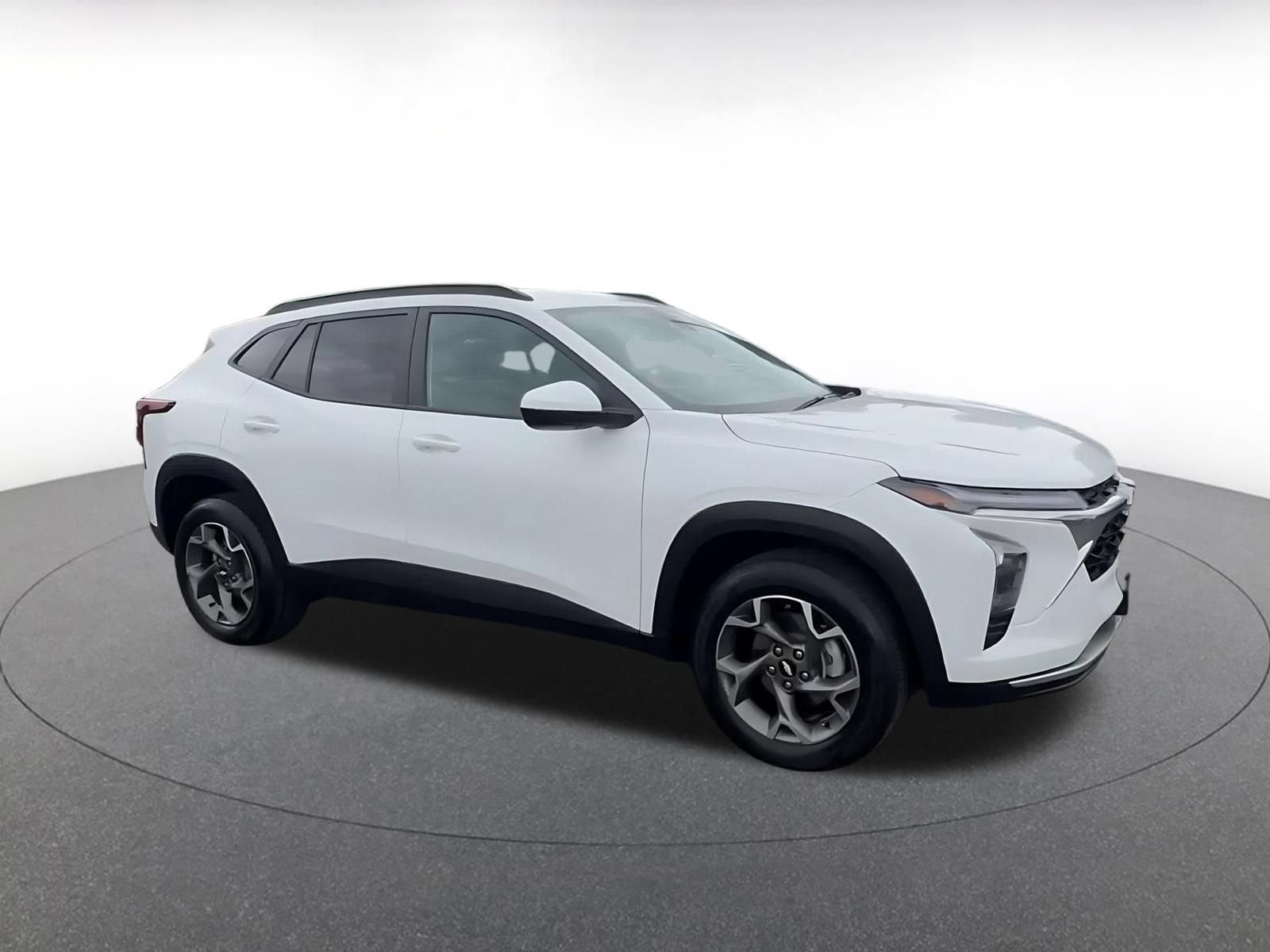 Thumbnail: 2025 Chevrolet Trax - 2
