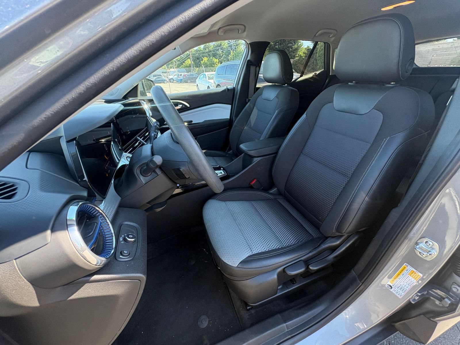 Thumbnail: 2025 Chevrolet Trax - 35