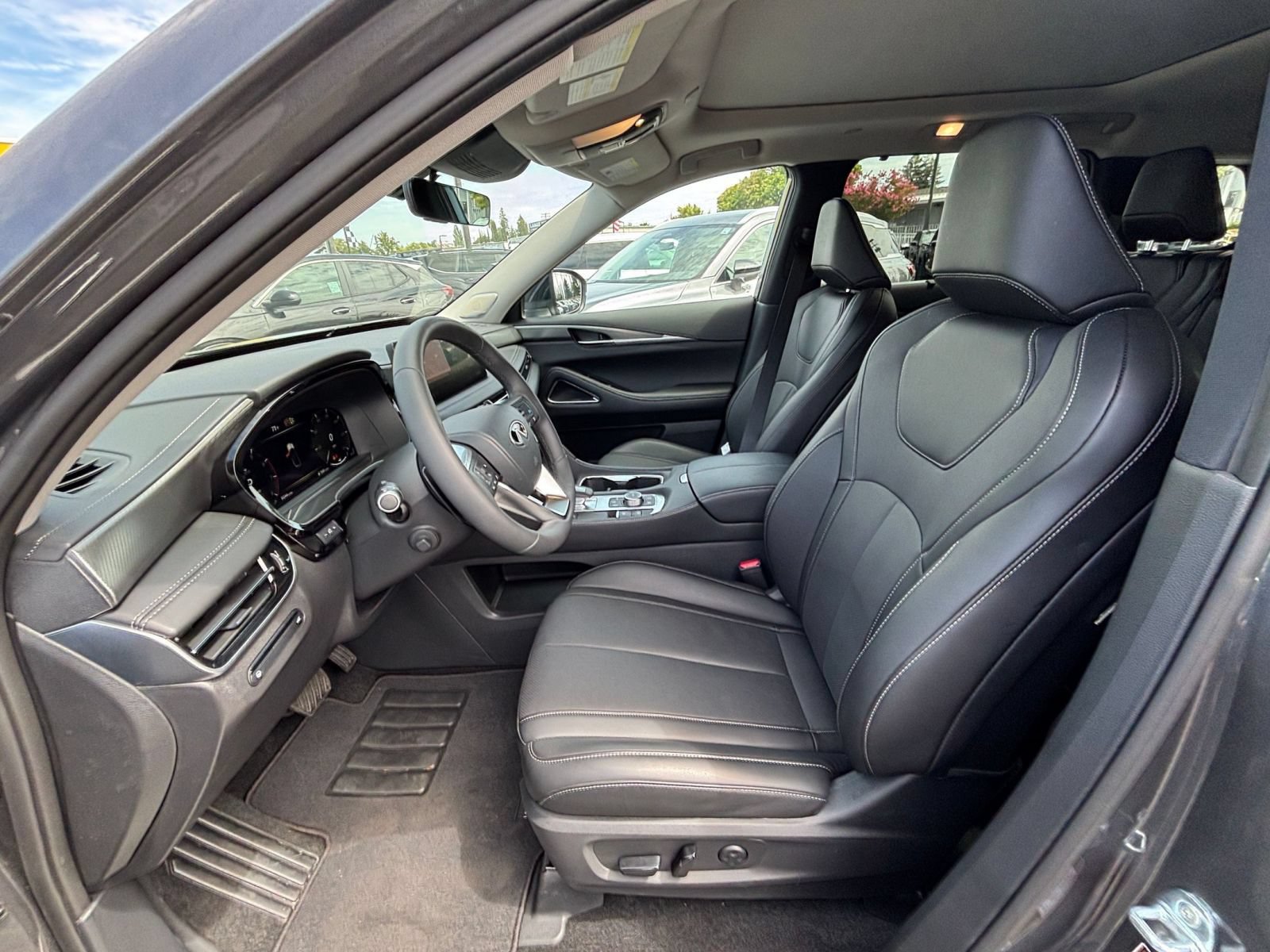 Thumbnail: 2026 INFINITI QX60 - 30