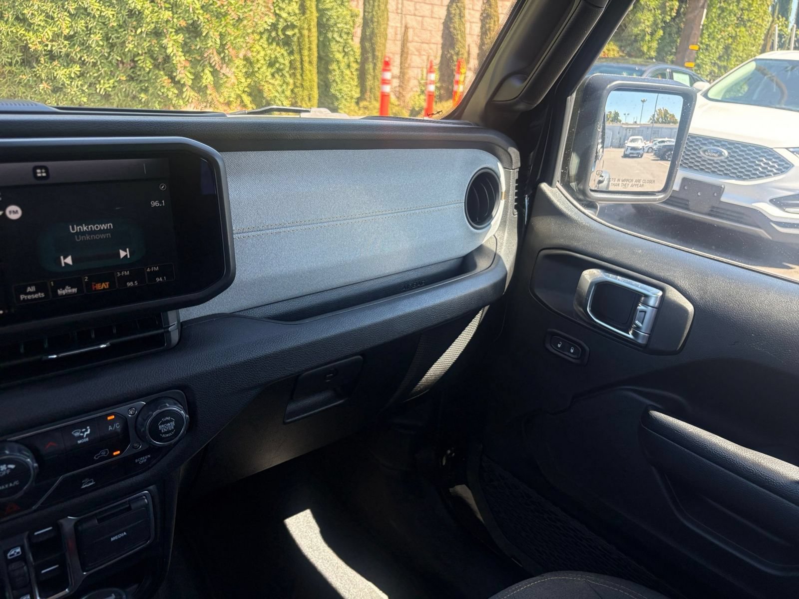 Thumbnail: 2025 Jeep Wrangler - 34