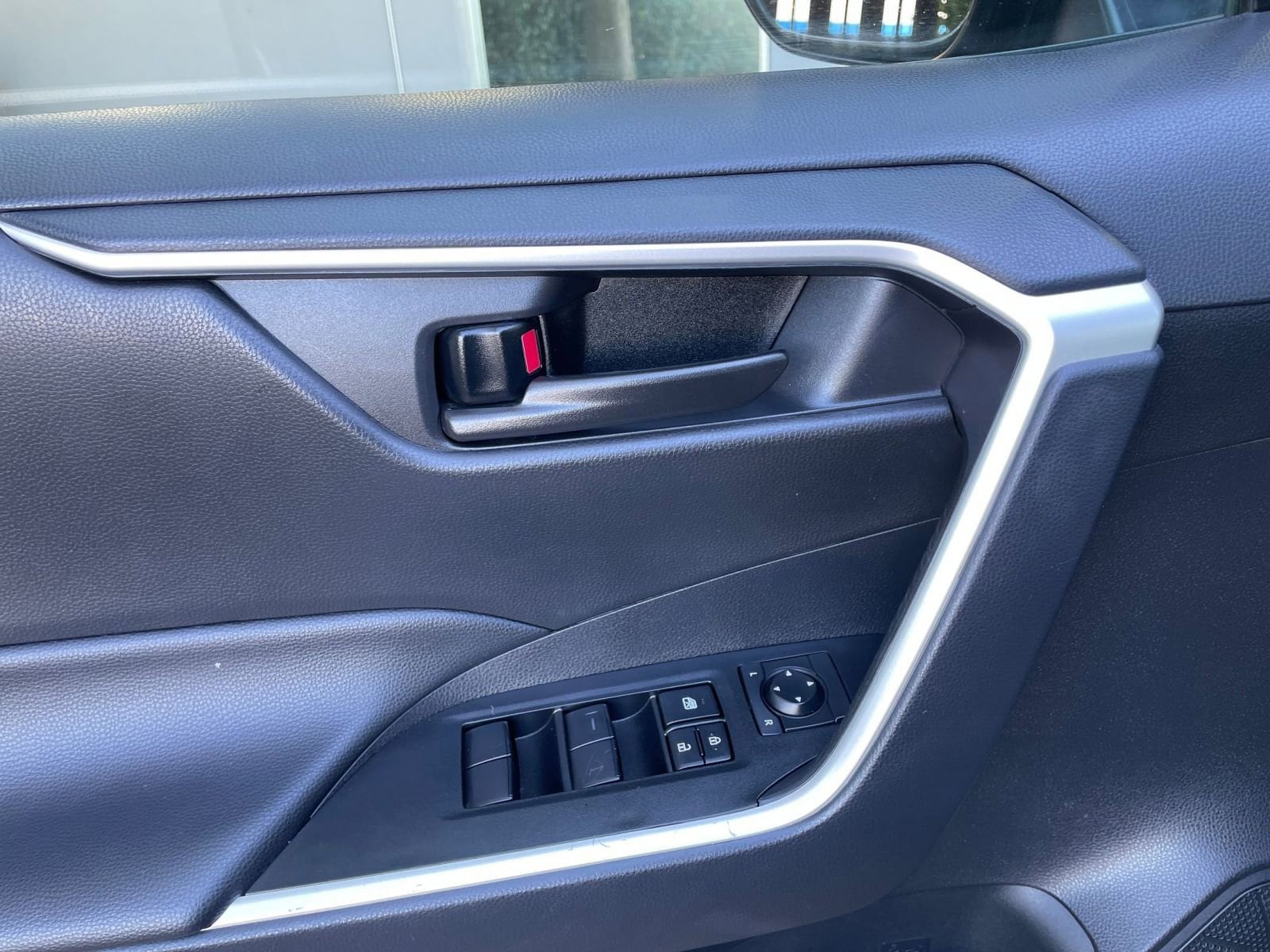 Thumbnail: 2025 Toyota RAV4 - 20