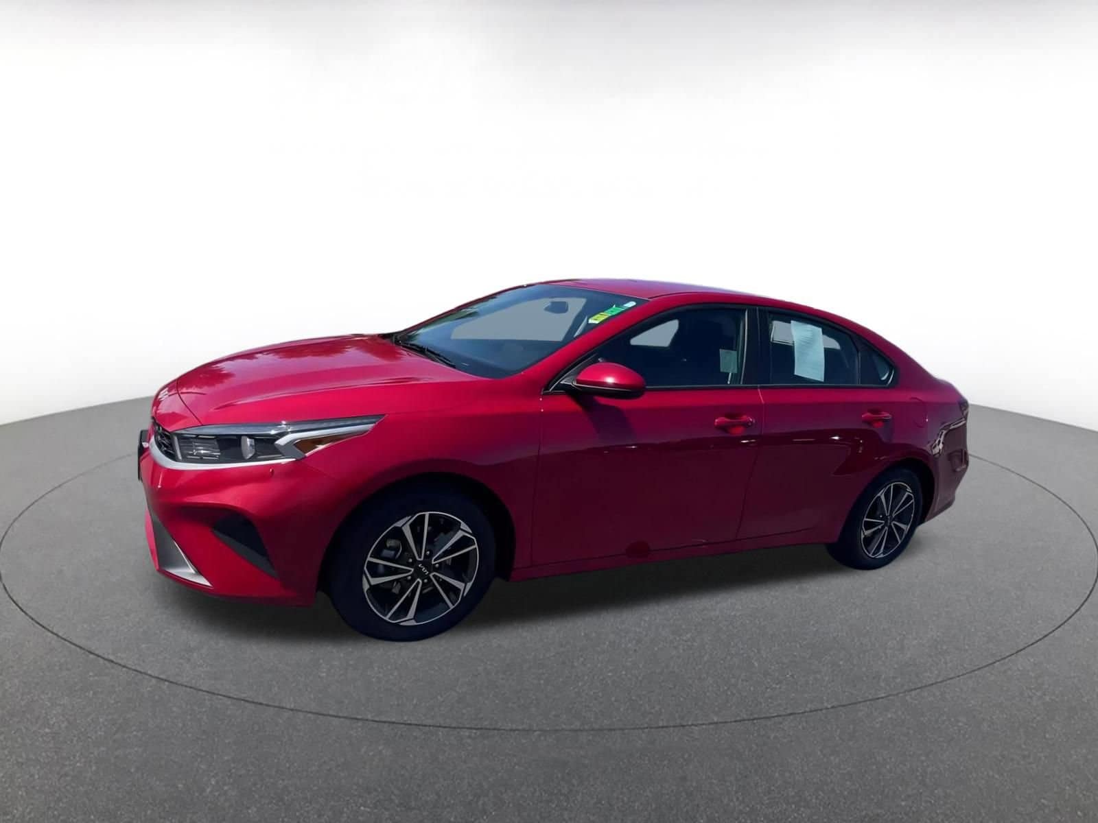 Thumbnail: 2024 Kia Forte - 7