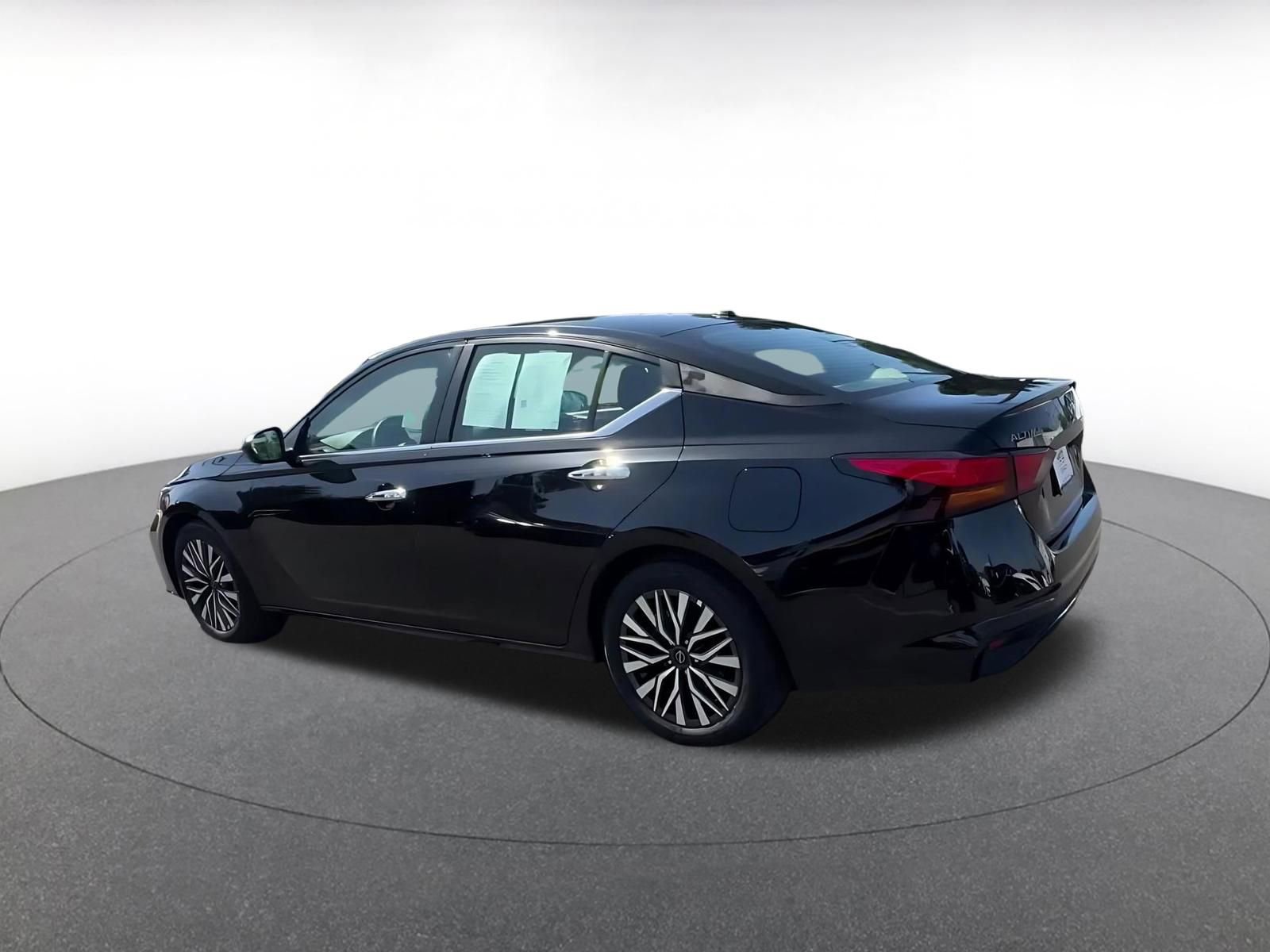 Thumbnail: 2025 Nissan Altima - 10