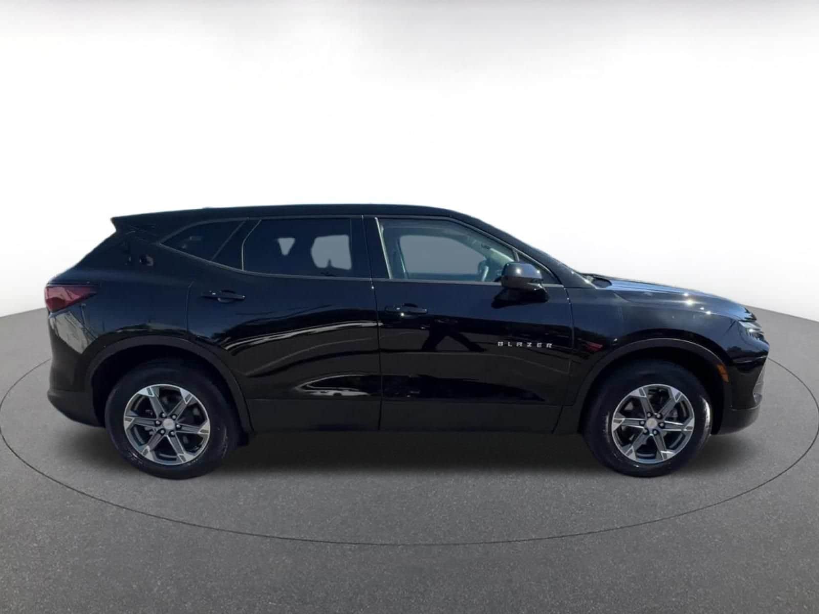 Thumbnail: 2025 Chevrolet Blazer - 16