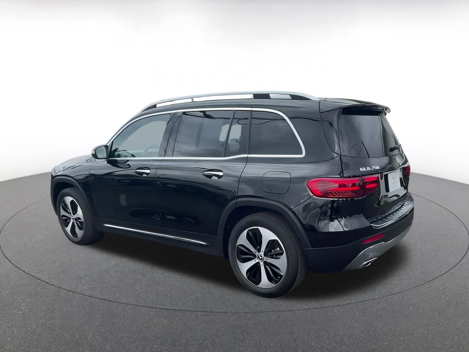 Thumbnail: 2024 Mercedes-Benz GLB - 10