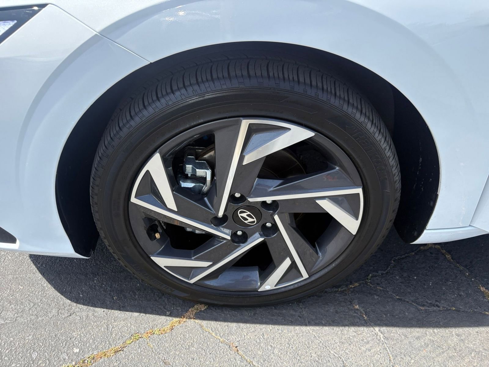 Thumbnail: 2025 Hyundai Elantra - 31