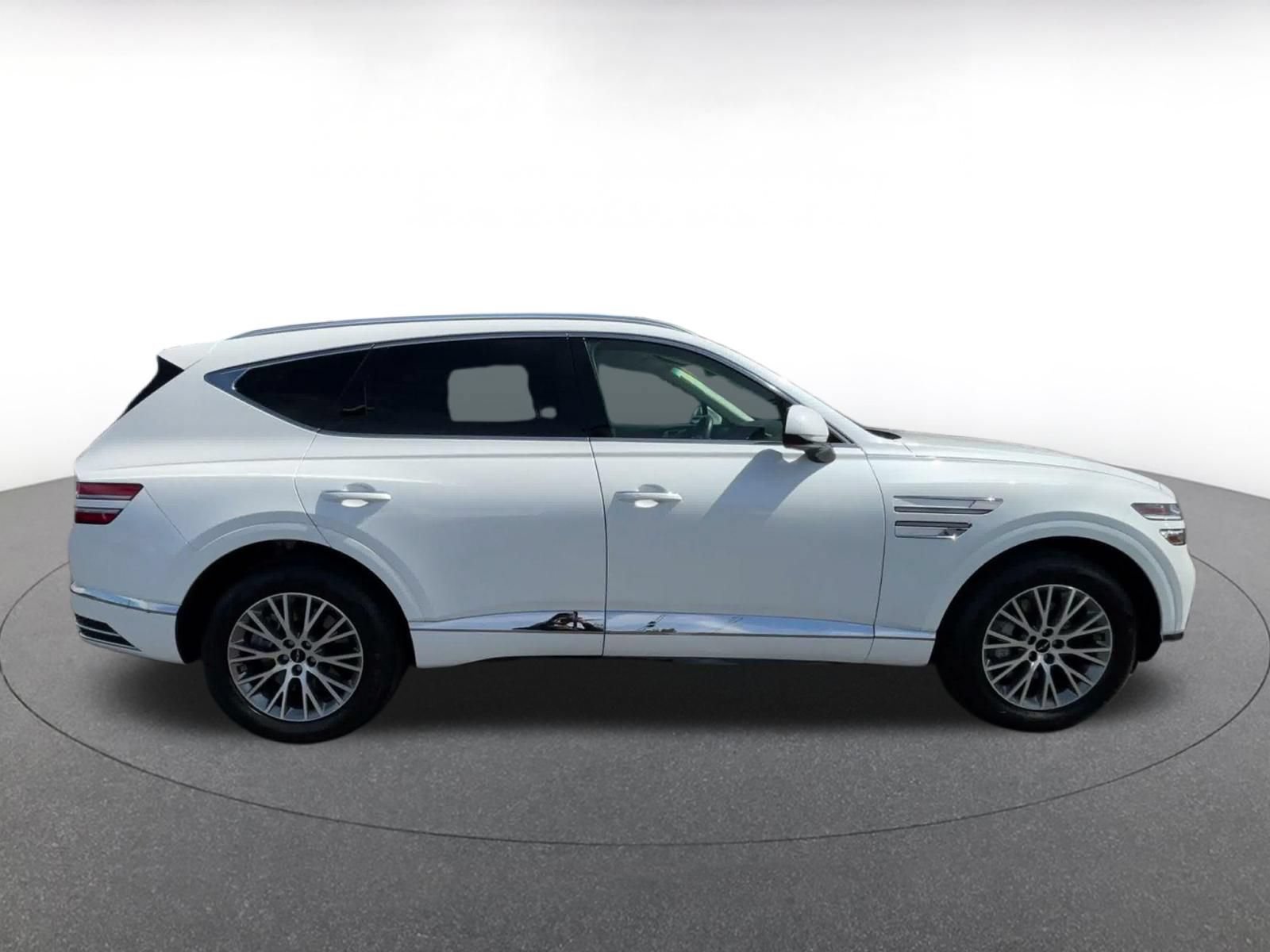 Thumbnail: 2026 Genesis GV80 - 13