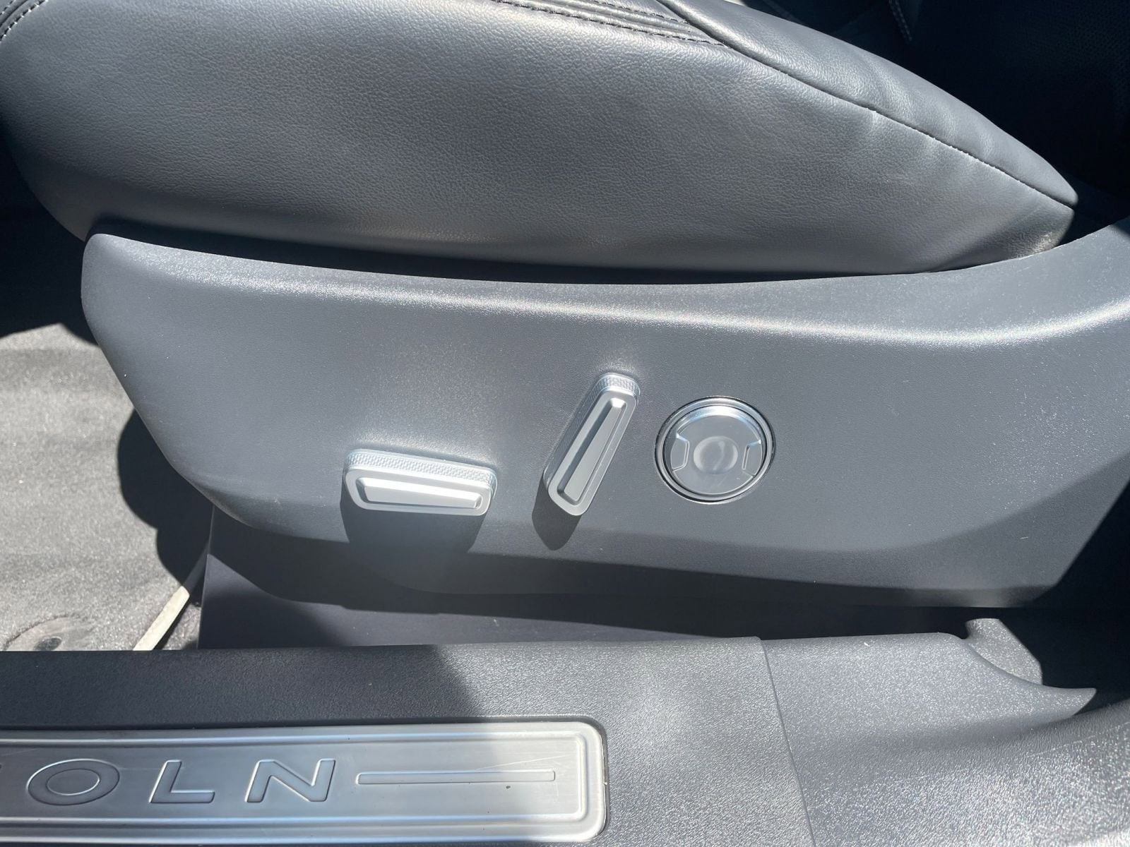 Thumbnail: 2024 Lincoln Nautilus - 27