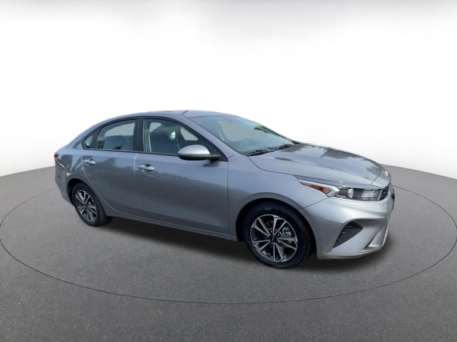 2024 Kia Forte LXS 2