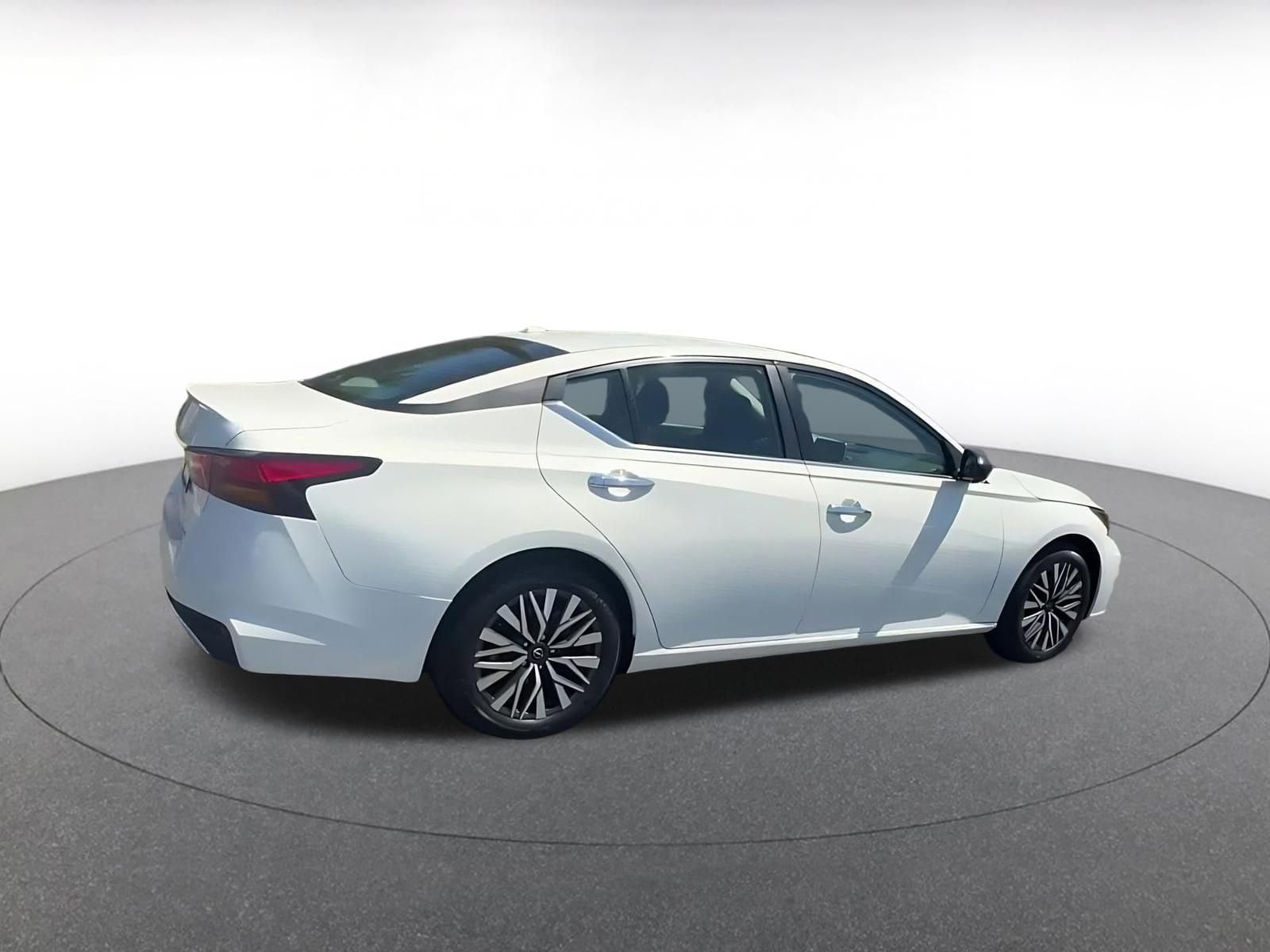 Thumbnail: 2025 Nissan Altima - 15