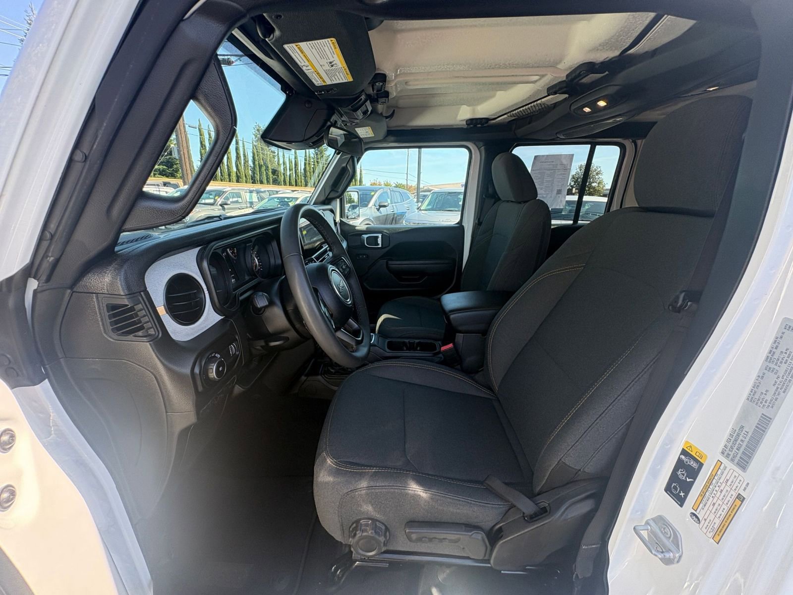 Thumbnail: 2025 Jeep Wrangler - 25